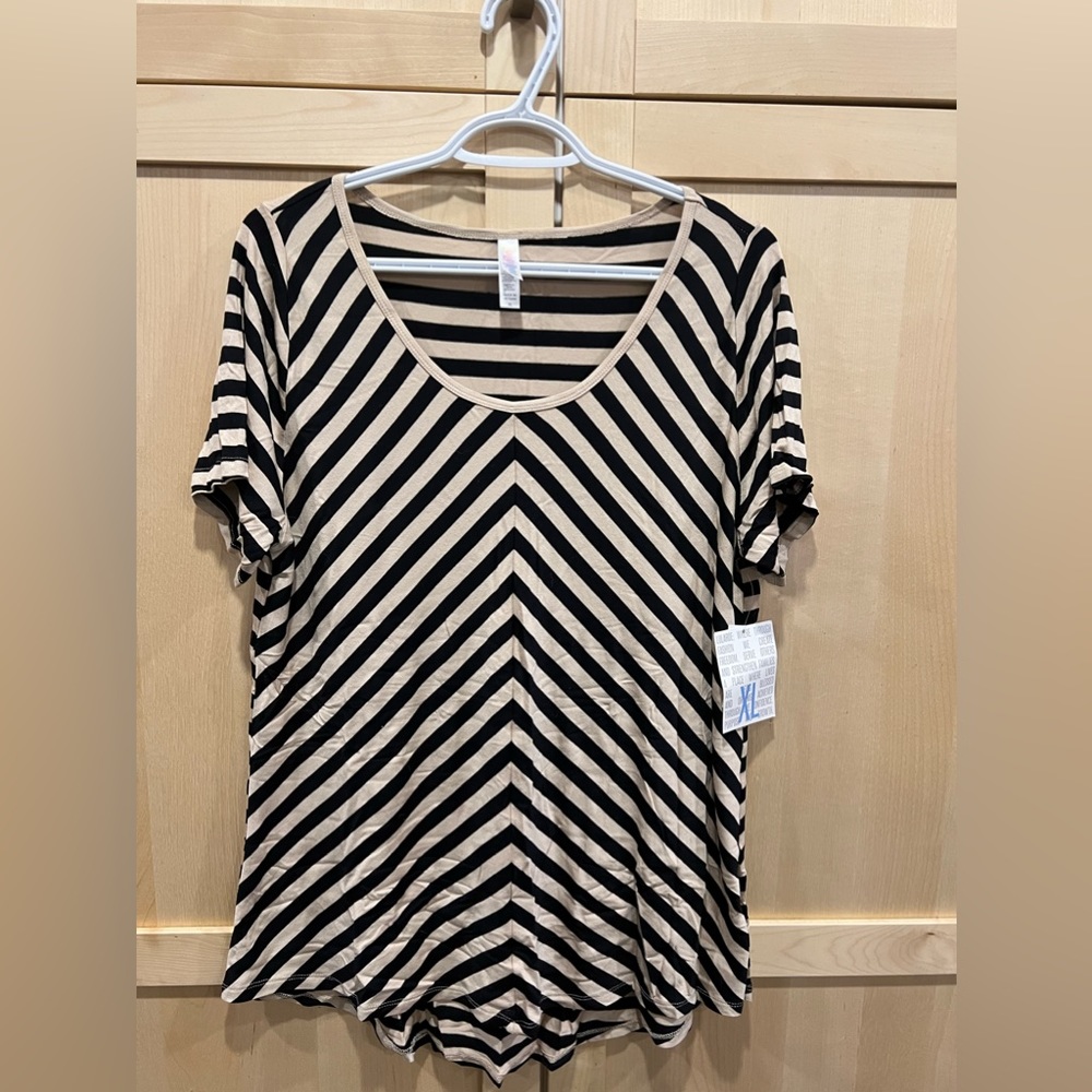 Lularoe Classic Tee